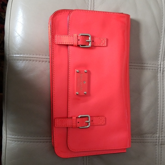 NEW Kate Spade fluorescent coral patent clutch - Picture 1 of 8